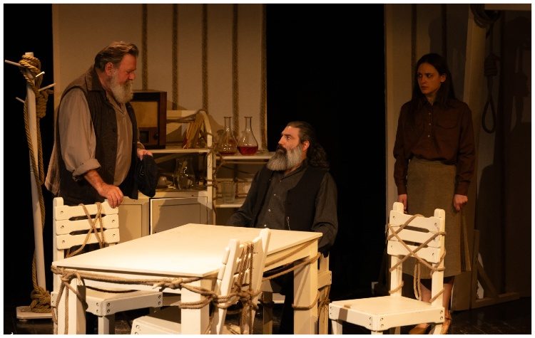 «Μην περάσεις το ποτάμι» της Βέρας Βασιλείου – Πέτσα στο Θέατρο Αλκμήνη