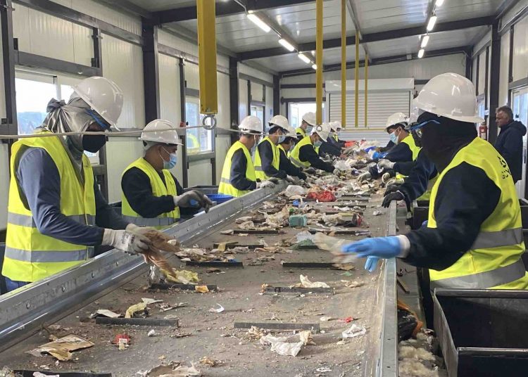 Επίσκεψη του Μάριου Ψυχάλη στο Κέντρο Διαλογής Ανακυκλώσιμων Υλικών