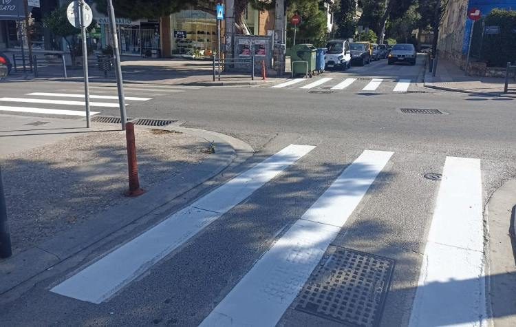 Διαγραμμίσεις διαβάσεων πεζών από τον Δήμο