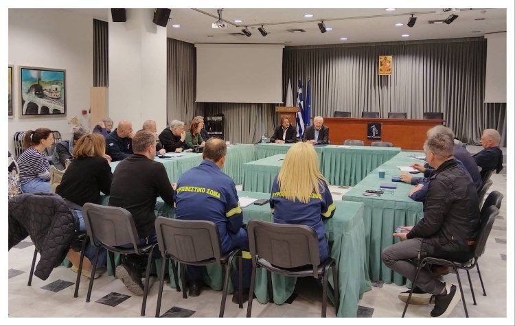 «Αντιπυρική» συνεδρίαση Πολιτικής Προστασίας υπό τον δήμαρχο Αμαρουσίου Θεόδωρο Αμπατζόγλου