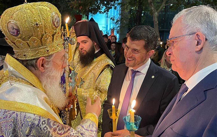 Παρουσία του Προέδρου της Δημοκρατίας η συνάντηση των τριών Επιταφίων στο κέντρο της Κηφισιάς