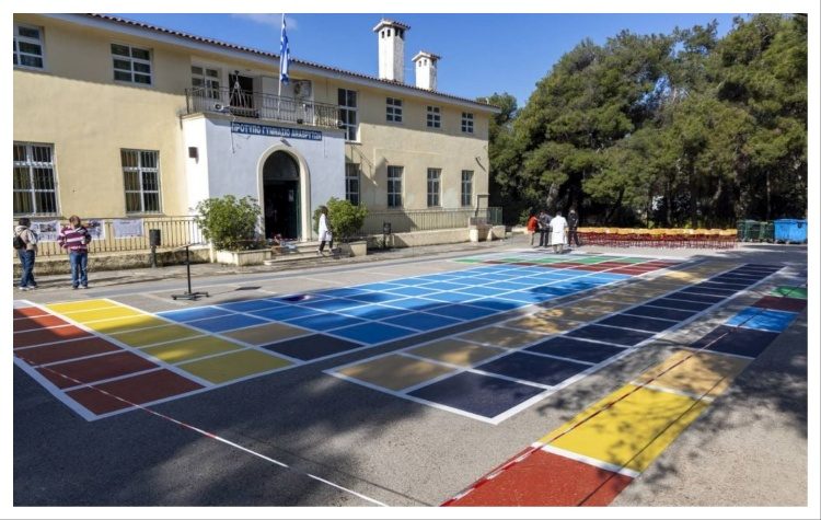 Τον μεγαλύτερο περιοδικό πίνακα στην Ελλάδα δημιούργησε το Πρότυπο Γυμνάσιο Αναβρύτων