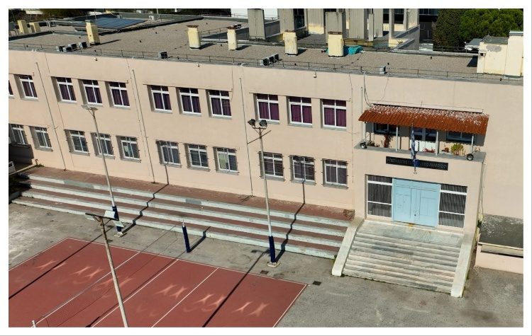 Δ. Πολυχρονιάδης: «Φιέστες – γκράφιτι και στο βάθος …πλημμύρες και ναυάγια!»