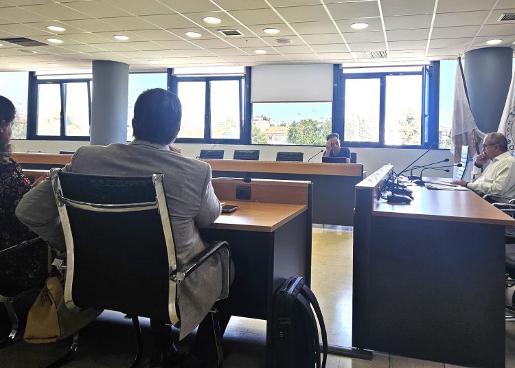 Συνάντηση Νίκου Μπάμπαλου με γονείς και διεύθυνση του 7ου Δημοτικού Σχολείου