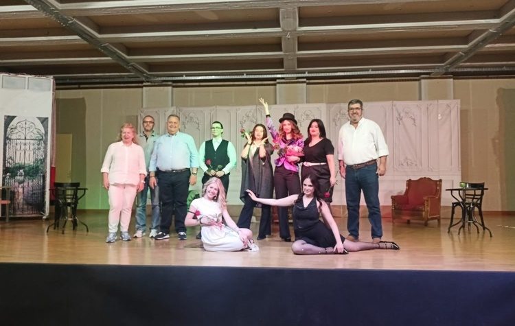 «Μια νύχτα στο Broadway»: Τα φώτα άναψαν και η αυλαία άνοιξε στο ΓΕΛ Νέας Χαλκηδόνας