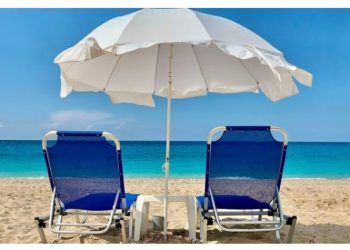 Ξεκινούν οι αιτήσεις για 300.000 vouchers κοινωνικού τουρισμού της ΔΥΠΑ