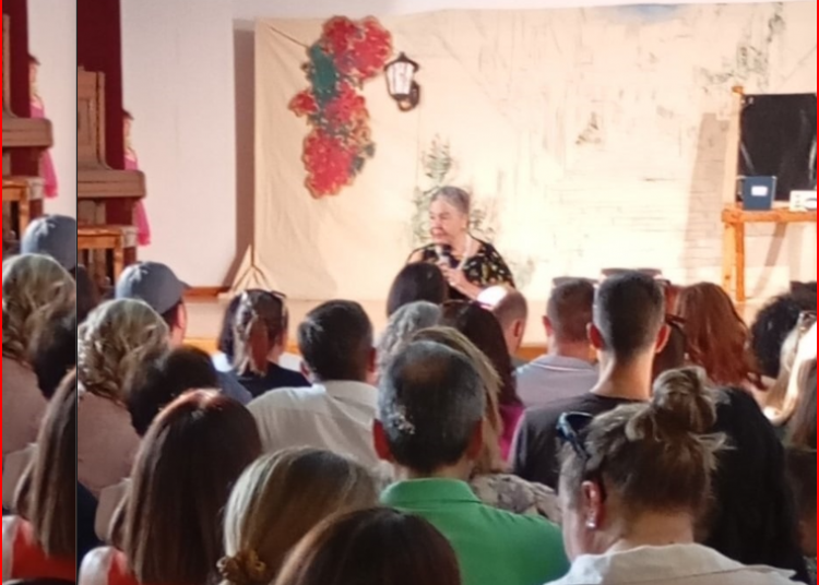 Γιαγιάδες και εγγόνια στο ίδιο πάλκo