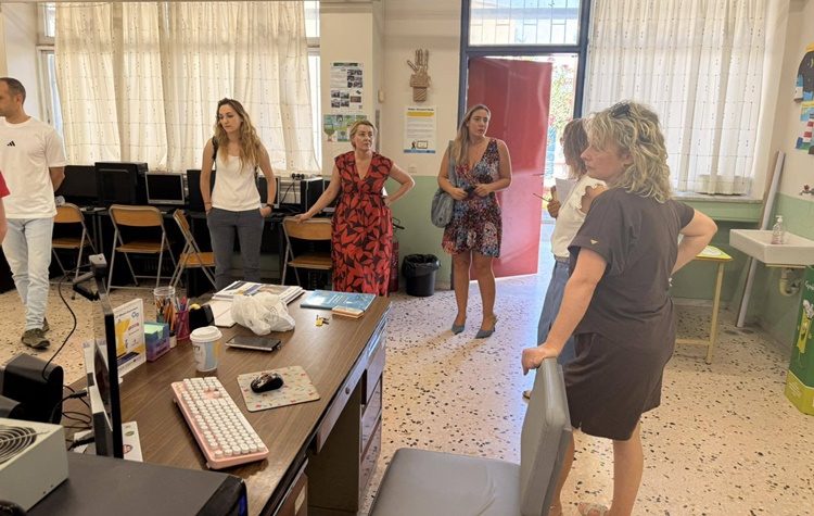 Αυτοψία στο 4ο και στο 8ο Δημοτικό Νέας Φιλαδέλφειας