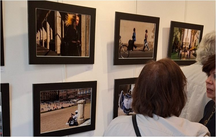 «Ο άνθρωπος στην πόλη»: Έκθεση της Φωτογραφικής Λέσχης Αμαρουσίου - f531