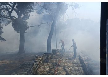 Δημοτική Αρχή: «‘‘Ύποπτη’’ η φωτιά στην Ιερά Μονή Πεντέλης»