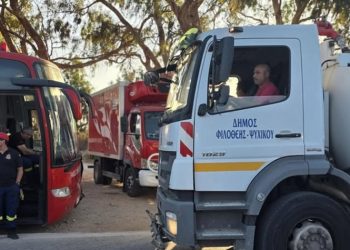 Συνδρομή του Δήμου στην κατάσβεση της πυρκαγιάς στην Παλαιά Φώκαια