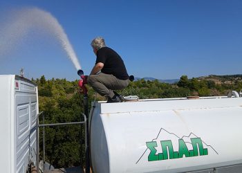 Εθελοντικό πότισμα στον Κοκκιναρά από ΣΠΑΠ, Δήμο Κηφισιάς και «Όλοι Μαζί Μπορούμε»