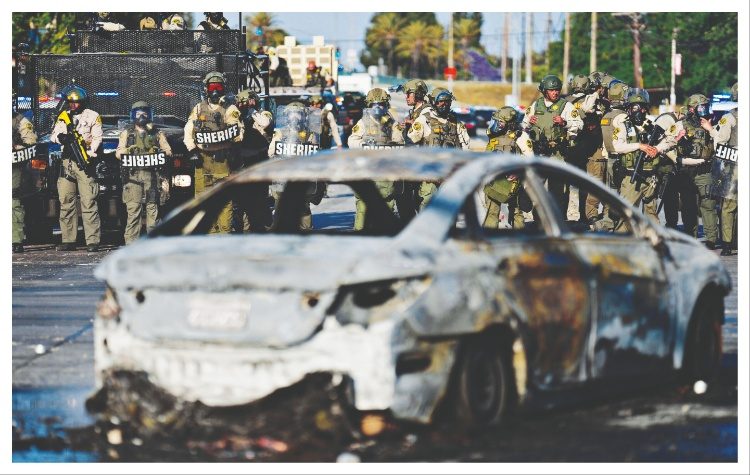 Λος Άντζελες: Χάος στους δρόμους