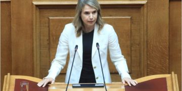 Μιλένα Αποστολάκη: «Να υιοθετηθεί η πρόταση του ΠΑΣΟΚ για κατάργηση ή μείωση των τραπεζικών προμηθειών»