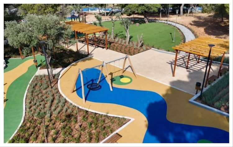 Την πλήρως ανακαινισμένη παιδική χαρά στο Αμαλίειο εγκαινίασε ο δήμαρχος Αμαρουσίου