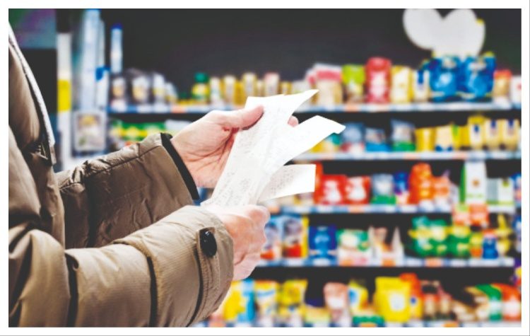 Οικονομία: Η ακρίβεια καλά κρατεί