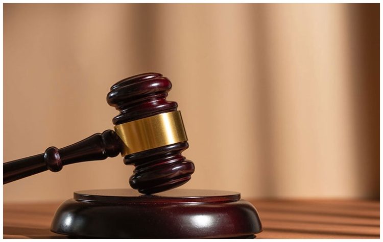 Το Σύνταγμα και ο φυσικός δικαστής