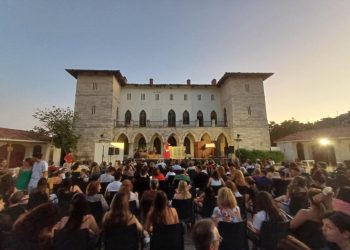 «Στηρίζοντας τη νέα γενιά μέσα από την Τέχνη»