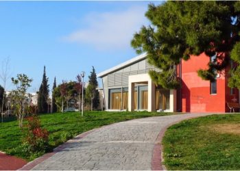 Ανοιχτή για τους πολίτες κλιματιζόμενη αίθουσα στο πάρκο «Μίκης Θεοδωράκης»
