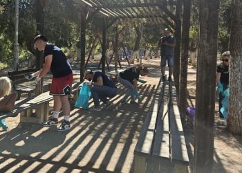 Ξεκίνησαν τα θαλάσσια μπάνια για τα μέλη των ΚΑΠΗ