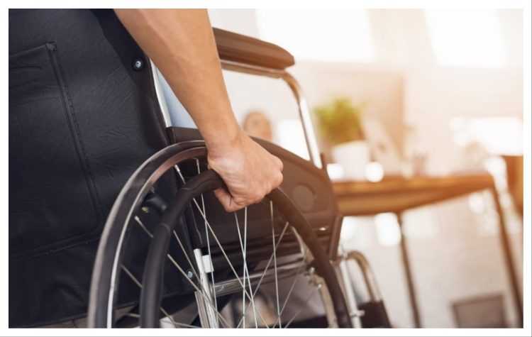 Άνοιξε η πλατφόρμα για «Προσβασιμότητα κατ’ οίκον» με δικαιούχους 2.500 ΑμεΑ