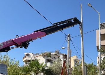 Ξεκίνησε η αντικατάσταση των παλαιών στύλων ηλεκτροφωτισμού στον Δήμο Φιλοθέης – Ψυχικού