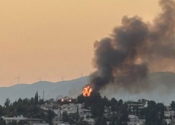 Υπό πλήρη έλεγχο η φωτιά στο Ψυχικό
