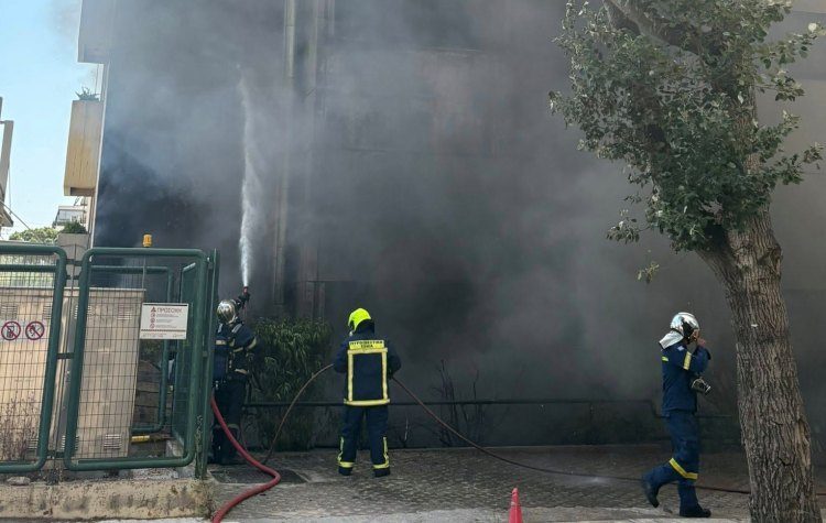 Υπό έλεγχο η φωτιά στο νοσοκομείο Metropolitan (Bίντεο-Φωτογραφίες)