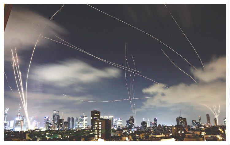 Μέση Ανατολή: Μια αιφνίδια ανακωχή με πολλά ερωτήματα