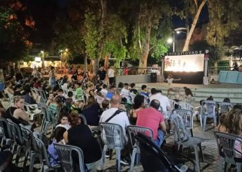 «Ο Καραγκιόζης Ερωτευμένος» στην πλατεία Μιαούλη