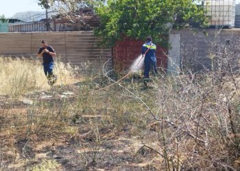 Άμεση επέμβαση της Πολιτικής Προστασίας του Δήμου Βριλησσίων σε πυρκαγιά κοντά στο κοιμητήριο Χαλανδρίου