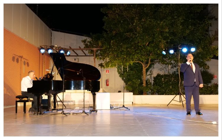 Αφιέρωμα στον Τώνη Μαρούδα στην Κηφισιά: Μια νοσταλγική βόλτα πίσω στον χρόνο