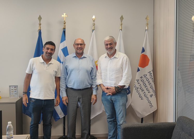 ΔΗΜΟΚΡΑΤΙΚΗ ΣΥΝΕΡΓΑΣΙΑ – ΜΠΡΟΣΤΑ ΜΑΖΙ: Τον γ.γ. Πολιτικής Προστασίας επισκέφτηκε αντιπροσωπεία του συνδυασμού