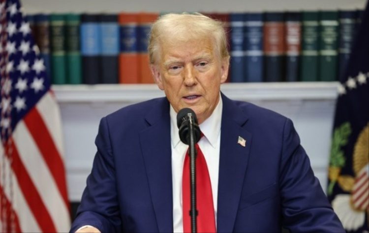 Ντ. Τραμπ: Επιβολή δασμών 30% στα προϊόντα από ΕΕ και Μεξικό