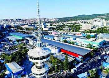 Εξαγγελίες με… κάλπες (;)