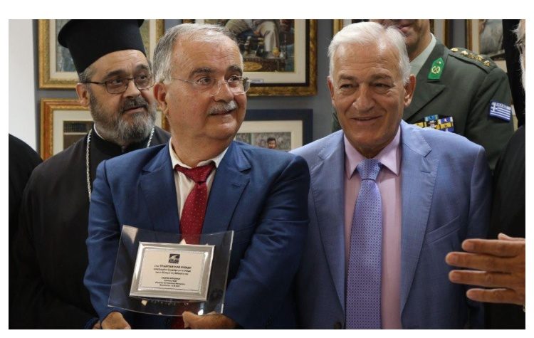 Η ΚΕΔΕ τίμησε τον ζωγράφο Τριαντάφυλλο Ηλιάδη στη ΔΕΘ