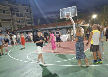 Εγκαίνια για το ανακαινισμένο γήπεδο μπάσκετ στην Πλατεία Κυθήρων