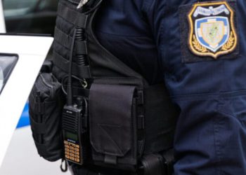Kαταγγελία για άνδρες που προσποιήθηκαν τους αστυνομικούς