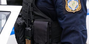Kαταγγελία για άνδρες που προσποιήθηκαν τους αστυνομικούς