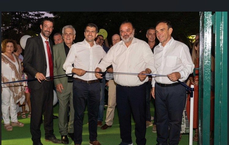 «Αποκαλυπτήρια» ανακαινισμένης παιδικής χαράς στη Νέα Ερυθραία