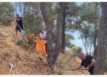 Πραγματοποιήθηκε εθελοντικός καθαρισμός στον λόφο του Προφήτη Ηλία