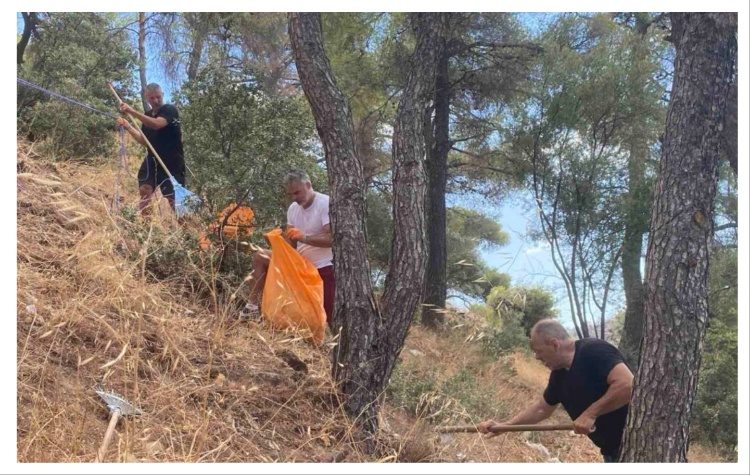Πραγματοποιήθηκε εθελοντικός καθαρισμός στον λόφο του Προφήτη Ηλία