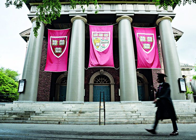 Ντόναλντ Τραμπ: Μπελάδες με… δικαστική βούλα