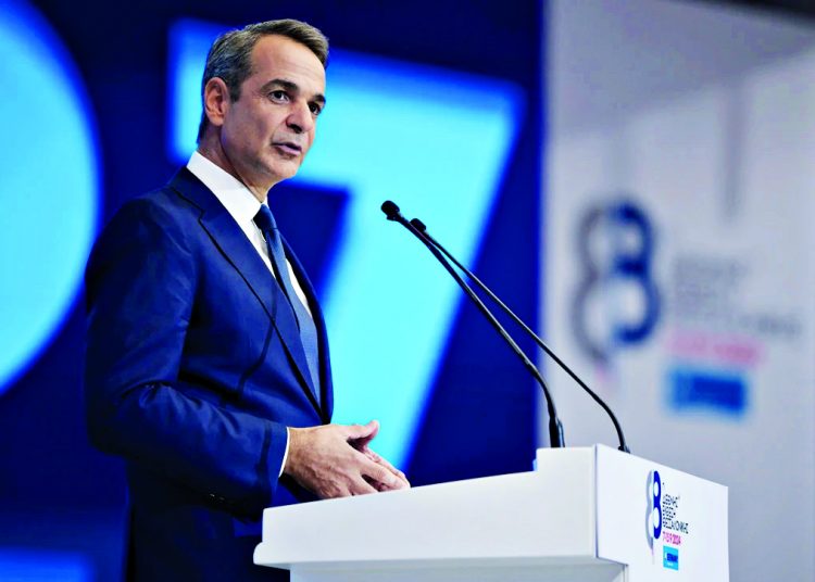 Εξαγγελίες με… κάλπες (;)