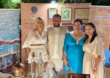 Το Ούζο Πλωμαρίου Ισιδώρου Αρβανίτου γιόρτασε το καλοκαίρι στη Λέσβο