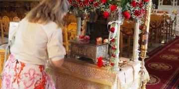 Κρυονέρι: Υποδέχεται την τίμια χείρα της Αγίας Αικατερίνης