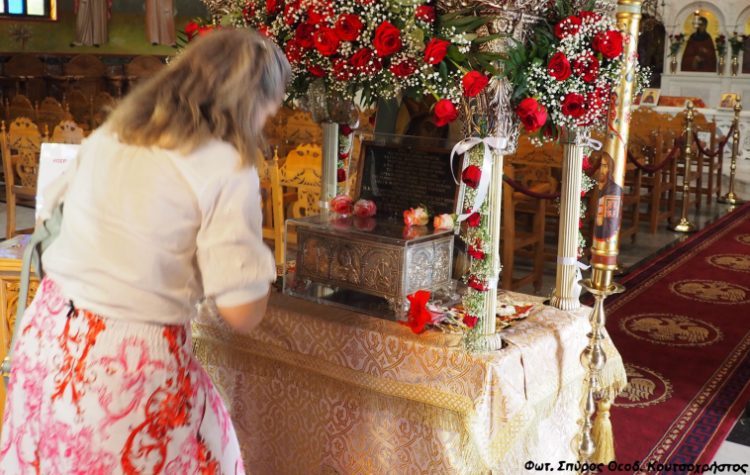 Η Τιμία Χείρα της Αγίας Μεγαλομάρτυρος Αικατερίνης στο Κρυονέρι Αττικής