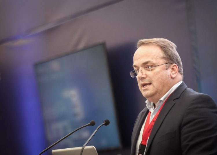 Γρηγόρης Κωνσταντέλλος: «Προκλητική αφαίρεση πόρων από τους Δήμους - στο κεντρικό κράτος τα πρόστιμα του ΚΟΚ»