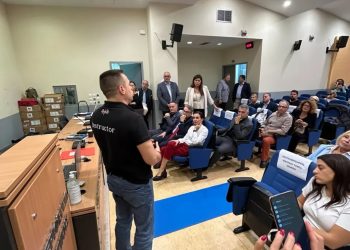 Με 20 απινιδωτές «θωρακίζονται» κτήρια της Περιφέρειας Αττικής
