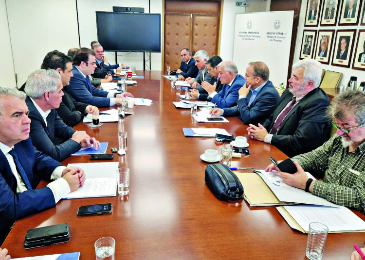 Κεντρική Ένωση Δήμων Ελλάδας: Επιστροφή με «μισογεμάτα χέρια» από το Υπουργείο Οικονομικών